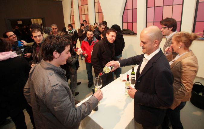 La asociacin de bodegas Provir presenta la aada en la plaza de Abastos de Logroo-23